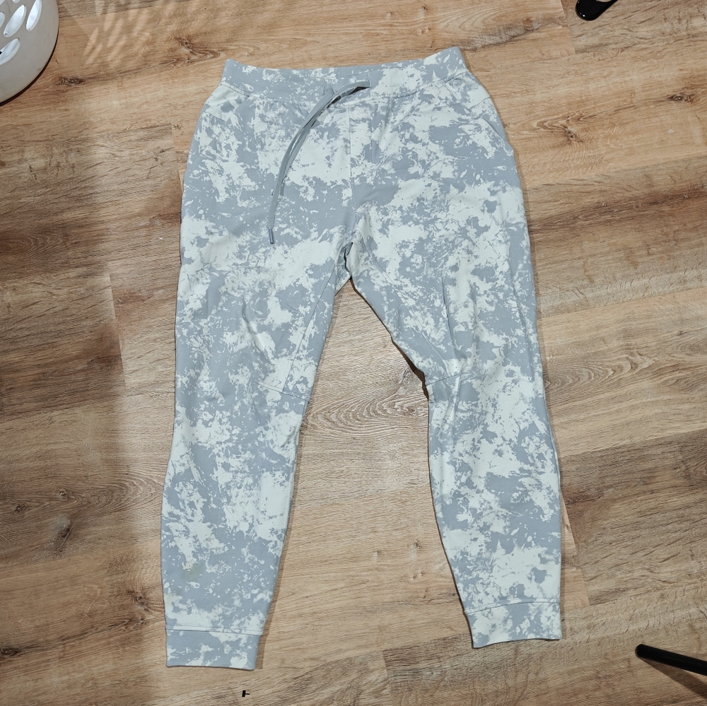Lululemon City Sweat Joggers - Men's Large - White/Gray Camo Pattern - EUC